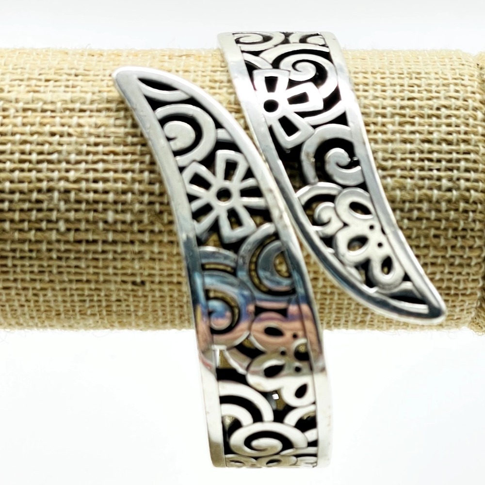 Silver Tone Hinged Clamper Bracelet Openwork Filigree Floral Scroll Design